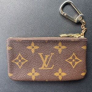 Louis Vuitton Monogram Key Cles / Key Pouch Wallet – Authentic – Made in Spain